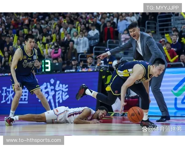 哈维超远三分绝杀广东 上海男篮更衣室狂欢时刻定格 哈维超远三分绝杀广东 上海男篮更衣室狂欢时刻定格